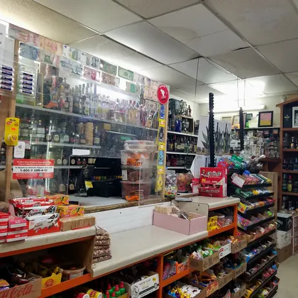 Cazadores Market, business photo 3