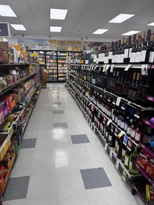 Us liquor & market, business photo 4